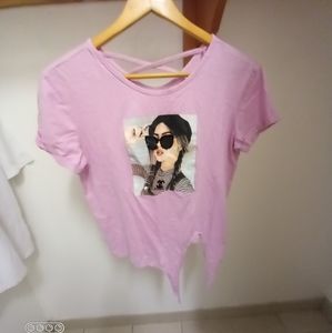 Pink shirt of a girl with sunglasses